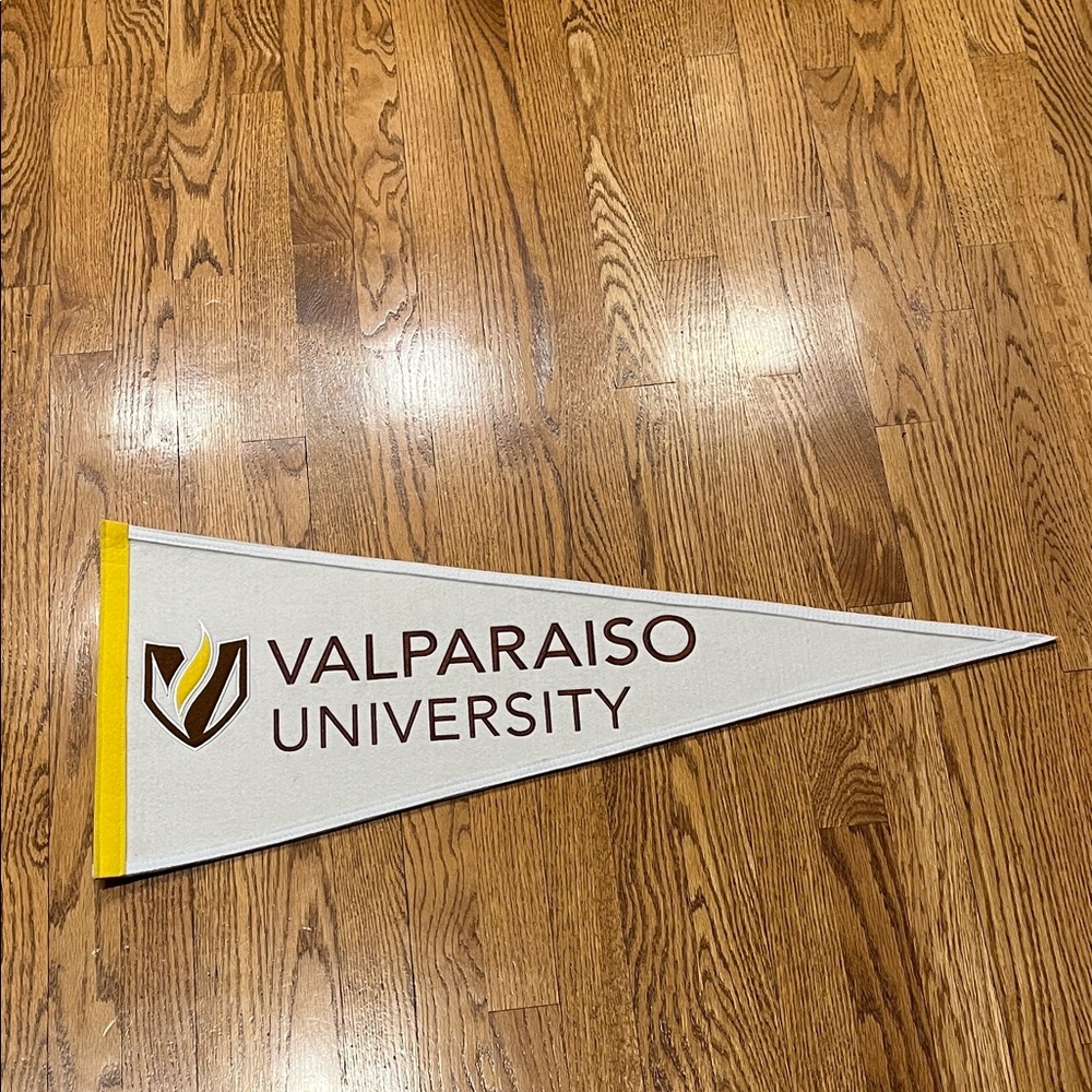 Valparaiso University valpo Felt Pennant 70% wool 30% acrylic